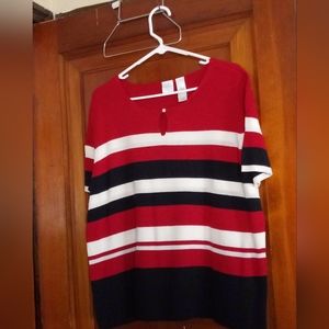 Emma James Woman's Sweater toured, White & blue, keyhole neckline, Pearl button